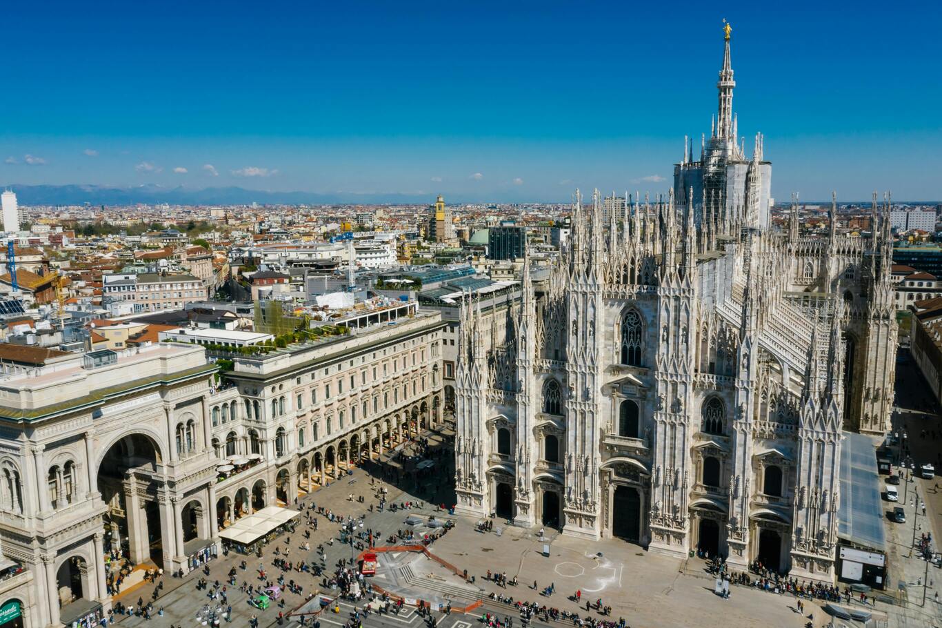 skyline di Milano. Comunicazione aziendale a Milano nel 2024